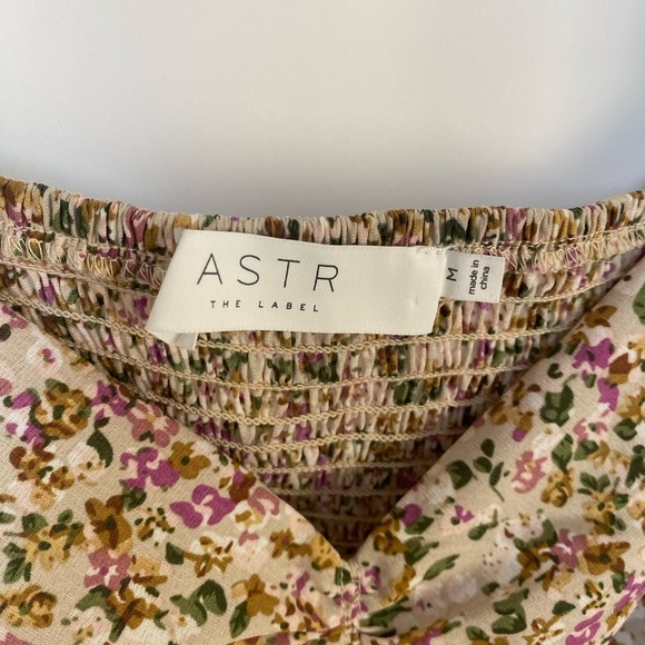 ASTR the Label Floral Ruched Sweetheart Neck Top - Picture 3 of 14